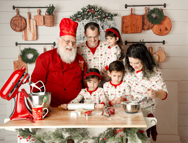 Family Christmas Photos with Santa Claus in Phoenix | Olivia Grace Photography 2026